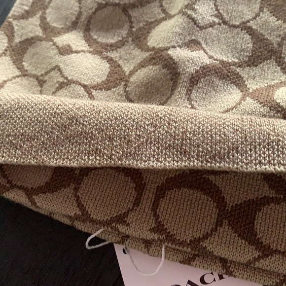 Coach Signature Knit Beanie Unisex - Picture 3 of 7